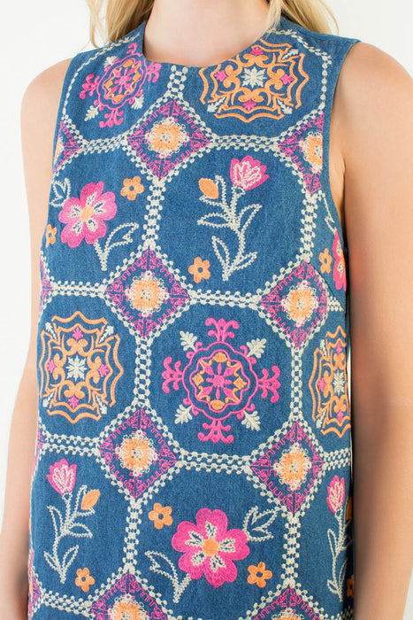 Sleeveless Embroidery Detail Dress